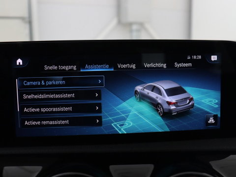 Mercedes-Benz A-Klasse 200 Business Solution Luxury | Trekhaak | Panoramadak | Leder | Memory | Sfeerverlichting | Full LED | Stoelverwarming | Camera | Park assist | Cruise control |