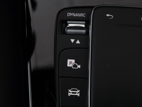 Mercedes-Benz A-Klasse 200 Business Solution Luxury | Trekhaak | Panoramadak | Leder | Memory | Sfeerverlichting | Full LED | Stoelverwarming | Camera | Park assist | Cruise control |