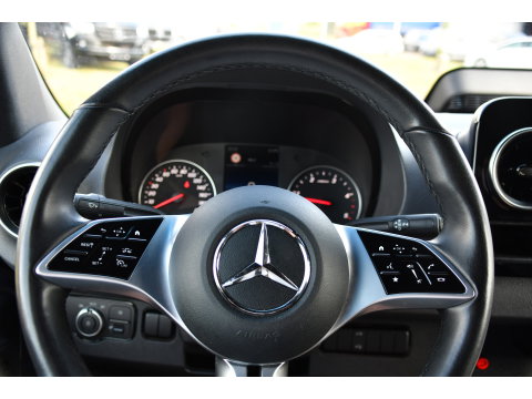 Mercedes-Benz Sprinter 319 1.9 CDI L2H2 Pro Black Edition FACELIFT! Adaptieve Cruise, luchtvering, Camera, LED, 10,5'' Mbux, Standkachel, Stoelverwarming, Sensoren, Uniek!