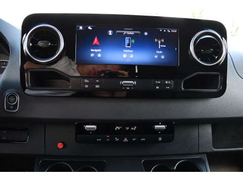 Mercedes-Benz Sprinter 319 1.9 CDI L2H2 Pro Black Edition FACELIFT! Adaptieve Cruise, luchtvering, Camera, LED, 10,5'' Mbux, Standkachel, Stoelverwarming, Sensoren, Uniek!