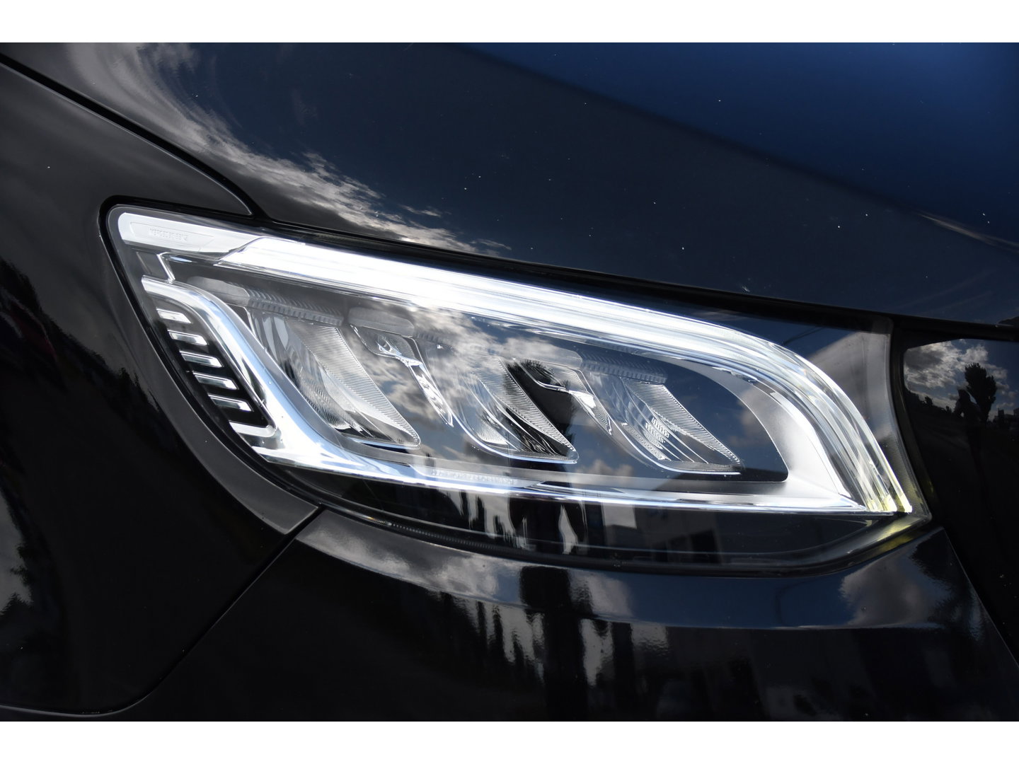 Mercedes-Benz Sprinter 319 1.9 CDI L2H2 Pro Black Edition FACELIFT! Adaptieve Cruise, luchtvering, Camera, LED, 10,5'' Mbux, Standkachel, Stoelverwarming, Sensoren, Uniek!
