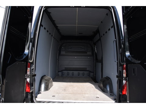 Mercedes-Benz Sprinter 319 1.9 CDI L2H2 Pro Black Edition FACELIFT! Adaptieve Cruise, luchtvering, Camera, LED, 10,5'' Mbux, Standkachel, Stoelverwarming, Sensoren, Uniek!