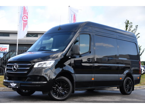 Mercedes-Benz Sprinter 319 1.9 CDI L2H2 Pro Black Edition FACELIFT! Adaptieve Cruise, luchtvering, Camera, LED, 10,5'' Mbux, Standkachel, Stoelverwarming, Sensoren, Uniek!