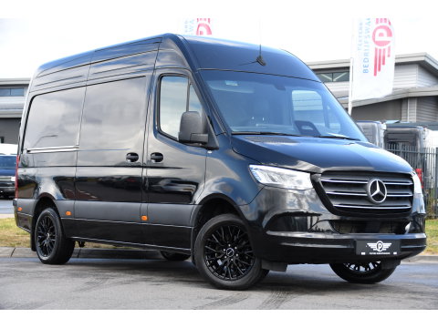 Mercedes-Benz Sprinter 319 1.9 CDI L2H2 Pro Black Edition FACELIFT! Adaptieve Cruise, luchtvering, Camera, LED, 10,5'' Mbux, Standkachel, Stoelverwarming, Sensoren, Uniek!