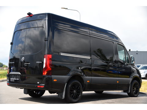 Mercedes-Benz Sprinter 319 1.9 CDI L2H2 Pro Black Edition FACELIFT! Adaptieve Cruise, luchtvering, Camera, LED, 10,5'' Mbux, Standkachel, Stoelverwarming, Sensoren, Uniek!