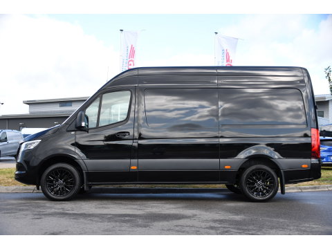 Mercedes-Benz Sprinter 319 1.9 CDI L2H2 Pro Black Edition FACELIFT! Adaptieve Cruise, luchtvering, Camera, LED, 10,5'' Mbux, Standkachel, Stoelverwarming, Sensoren, Uniek!