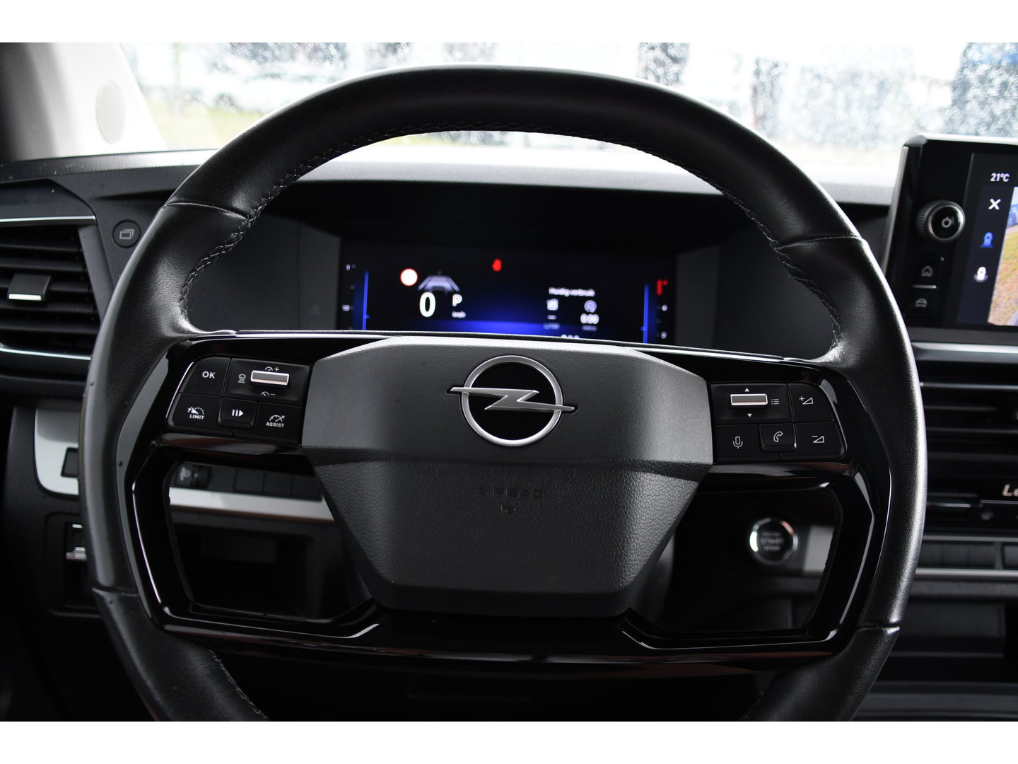 Opel Vivaro 2.2 BlueHDI L3 DC Black Edition FULL OPTIONS! Adaptieve Cruise, Camera, Virtual, 2 x Schuifdeur, Leder, Stuur/Stoel verwarming, 180pk, Automaat, LED, Uniek!