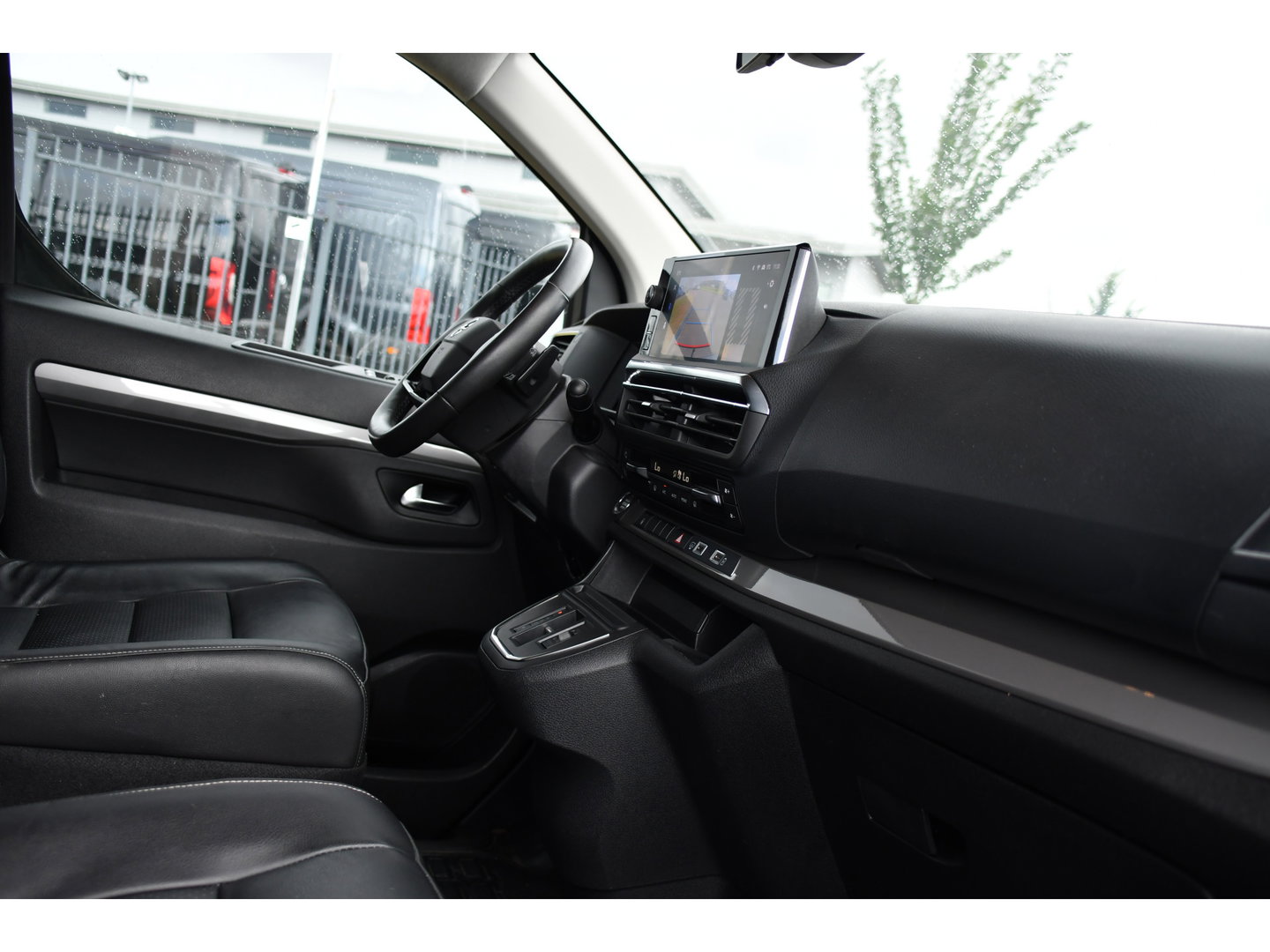 Opel Vivaro 2.2 BlueHDI L3 DC Black Edition FULL OPTIONS! Adaptieve Cruise, Camera, Virtual, 2 x Schuifdeur, Leder, Stuur/Stoel verwarming, 180pk, Automaat, LED, Uniek!