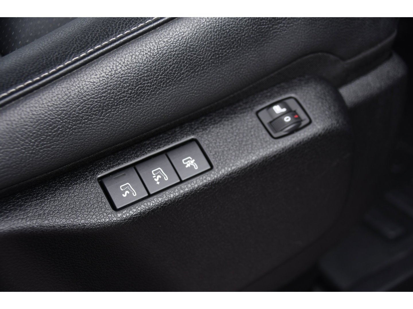 Opel Vivaro 2.2 BlueHDI L3 DC Black Edition FULL OPTIONS! Adaptieve Cruise, Camera, Virtual, 2 x Schuifdeur, Leder, Stuur/Stoel verwarming, 180pk, Automaat, LED, Uniek!
