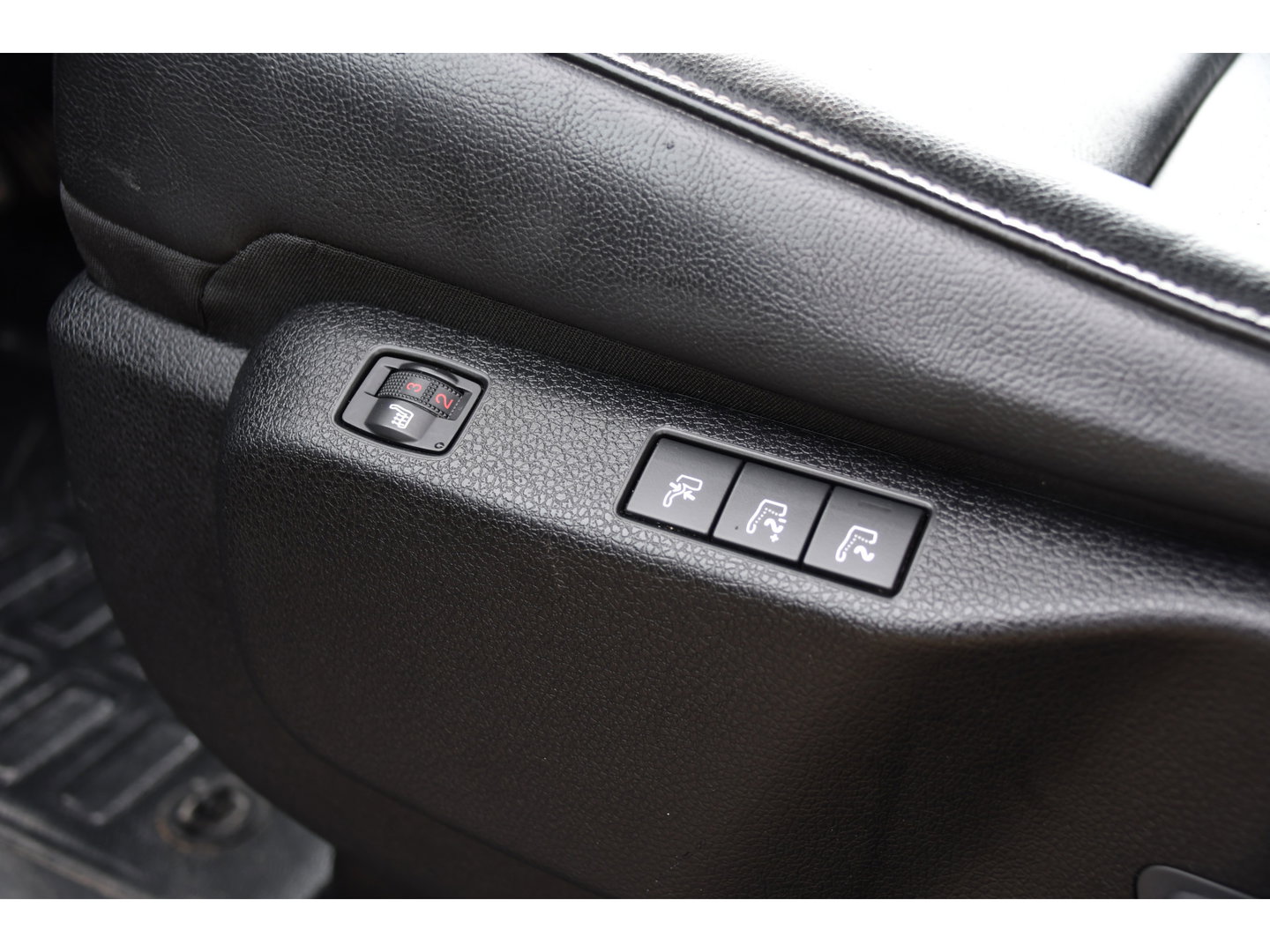 Opel Vivaro 2.2 BlueHDI L3 DC Black Edition FULL OPTIONS! Adaptieve Cruise, Camera, Virtual, 2 x Schuifdeur, Leder, Stuur/Stoel verwarming, 180pk, Automaat, LED, Uniek!
