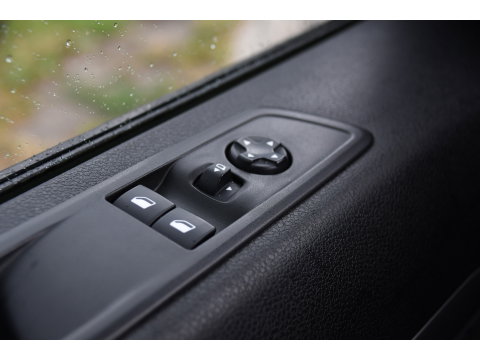 Opel Vivaro 2.2 BlueHDI L3 DC Black Edition FULL OPTIONS! Adaptieve Cruise, Camera, Virtual, 2 x Schuifdeur, Leder, Stuur/Stoel verwarming, 180pk, Automaat, LED, Uniek!