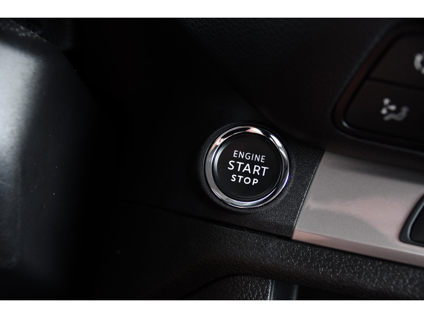 Opel Vivaro 2.2 BlueHDI L3 DC Black Edition FULL OPTIONS! Adaptieve Cruise, Camera, Virtual, 2 x Schuifdeur, Leder, Stuur/Stoel verwarming, 180pk, Automaat, LED, Uniek!
