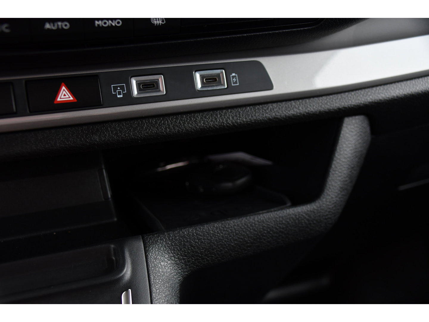 Opel Vivaro 2.2 BlueHDI L3 DC Black Edition FULL OPTIONS! Adaptieve Cruise, Camera, Virtual, 2 x Schuifdeur, Leder, Stuur/Stoel verwarming, 180pk, Automaat, LED, Uniek!