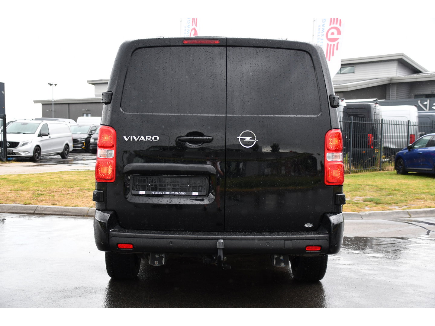 Opel Vivaro 2.2 BlueHDI L3 DC Black Edition FULL OPTIONS! Adaptieve Cruise, Camera, Virtual, 2 x Schuifdeur, Leder, Stuur/Stoel verwarming, 180pk, Automaat, LED, Uniek!