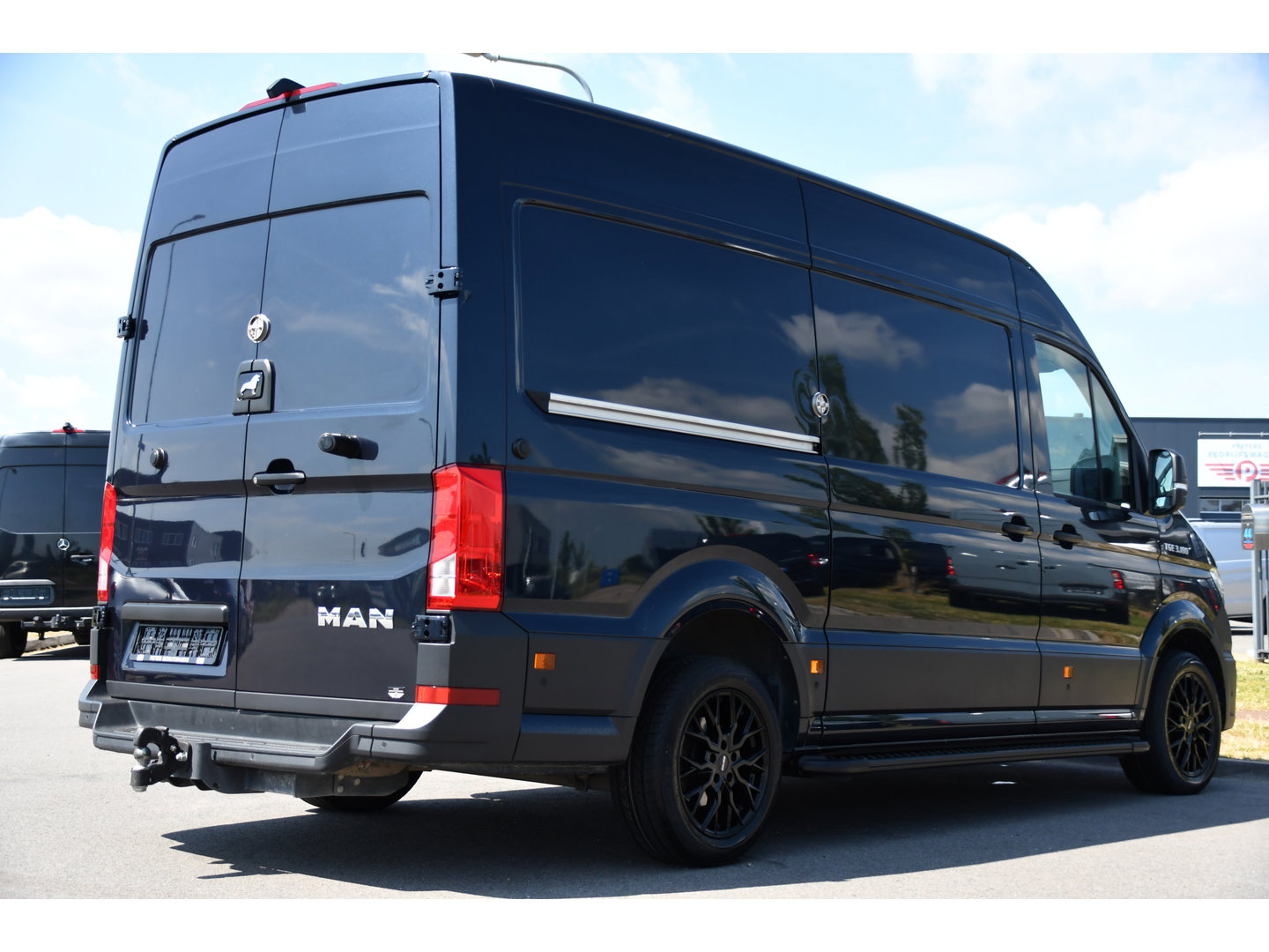 MAN TGE 3.180 35 2.0 L3H3 PB Edition Adaptieve Cruise, Camera, Carplay, LED, Clima, Stoelverwarming, Sensoren, Trekhaak, 177pk, Automaat, Uniek!