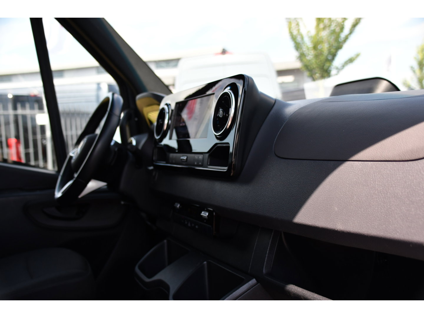 Mercedes-Benz Sprinter 315 1.9 CDI L2 Pro PB Edition FACELIFT! Adaptieve Cruise, Camera, Carplay, LED, Automaat, 10,5'' Mbux, 150pk, Clima, binnenspiegel camera, Uniek!