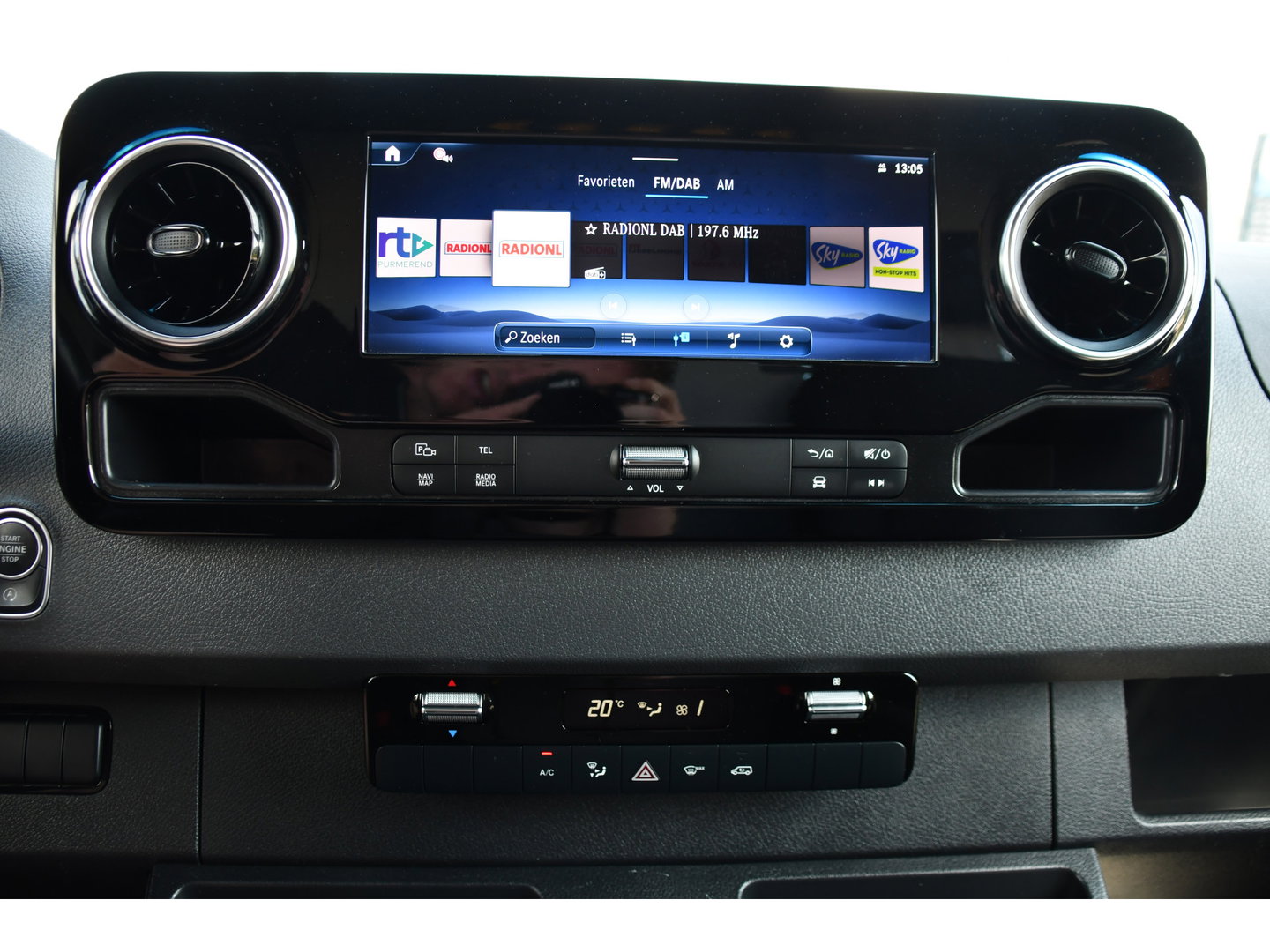 Mercedes-Benz Sprinter 315 1.9 CDI L2 Pro PB Edition FACELIFT! Adaptieve Cruise, Camera, Carplay, LED, Automaat, 10,5'' Mbux, 150pk, Clima, binnenspiegel camera, Uniek!