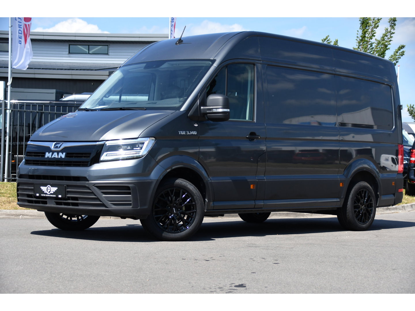 MAN TGE 3.140 35 2.0 L3H3 PB Edition Camera, Carplay, LED, Automaat, 140pk, Geveerde stoel, Trekhaak, Multimedia, Sensoren, Uniek!