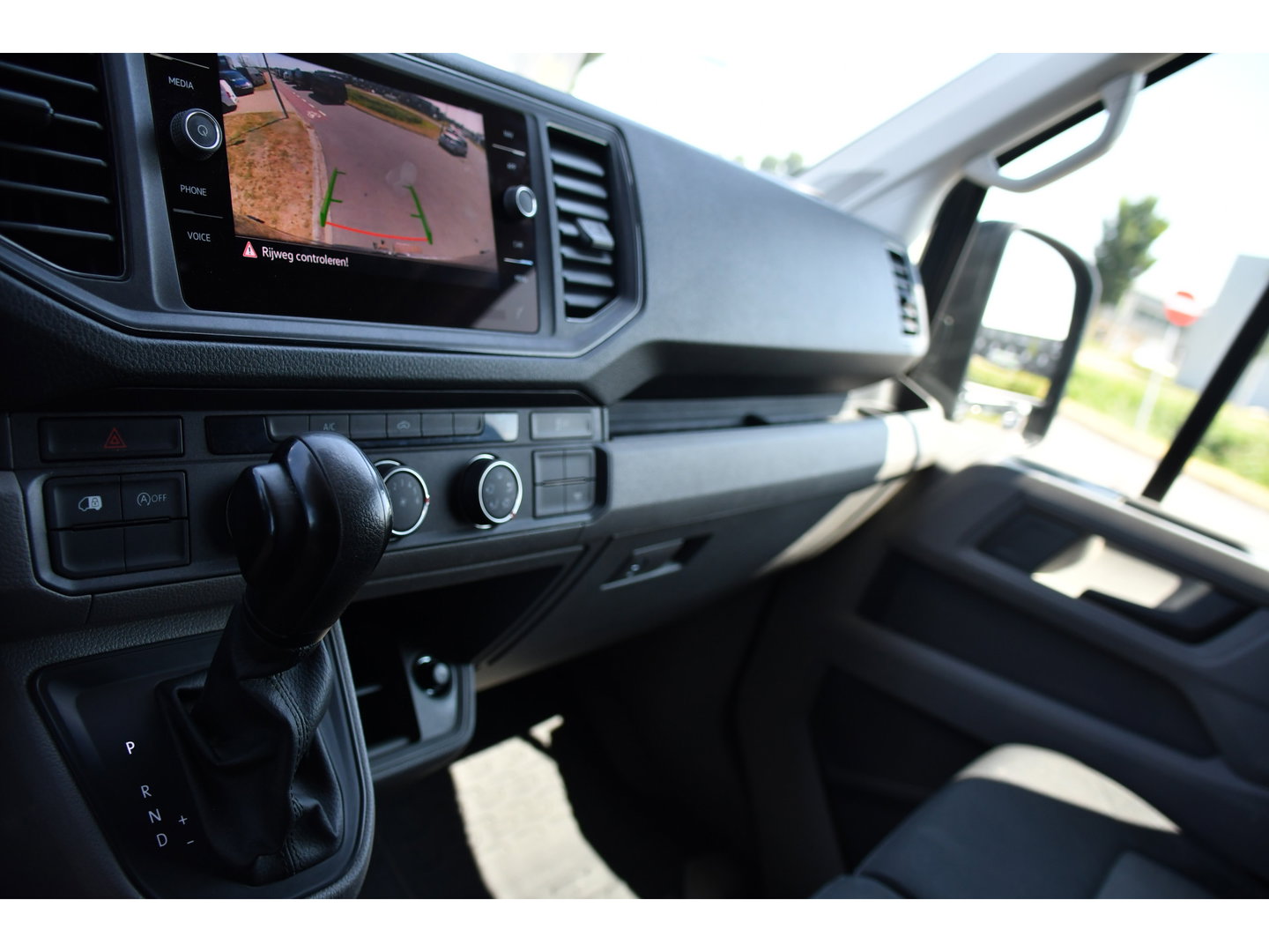 MAN TGE 3.140 35 2.0 L3H3 PB Edition Camera, Carplay, LED, Automaat, 140pk, Geveerde stoel, Trekhaak, Multimedia, Sensoren, Uniek!
