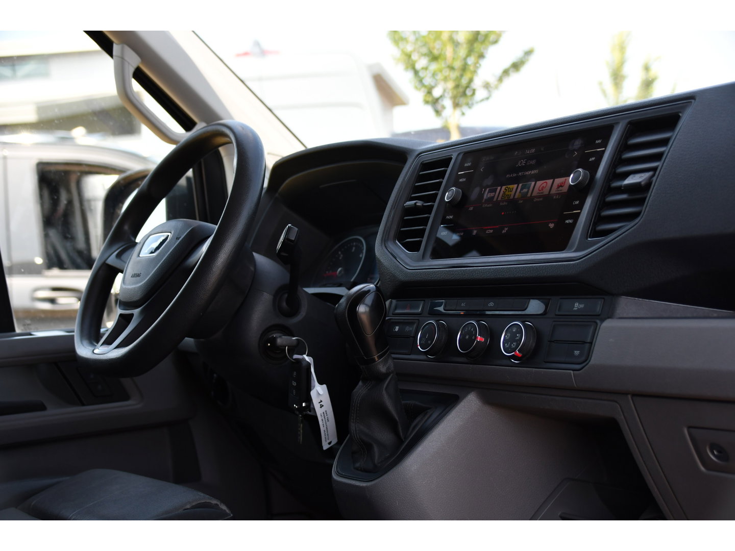 MAN TGE 3.140 35 2.0 L3H3 PB Edition Camera, Carplay, LED, Automaat, 140pk, Geveerde stoel, Trekhaak, Multimedia, Sensoren, Uniek!