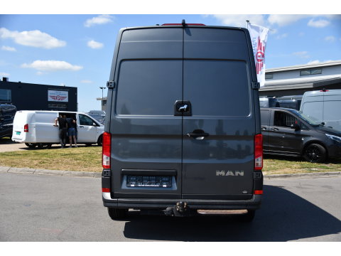 MAN TGE 3.140 35 2.0 L3H3 PB Edition Camera, Carplay, LED, Automaat, 140pk, Geveerde stoel, Trekhaak, Multimedia, Sensoren, Uniek!
