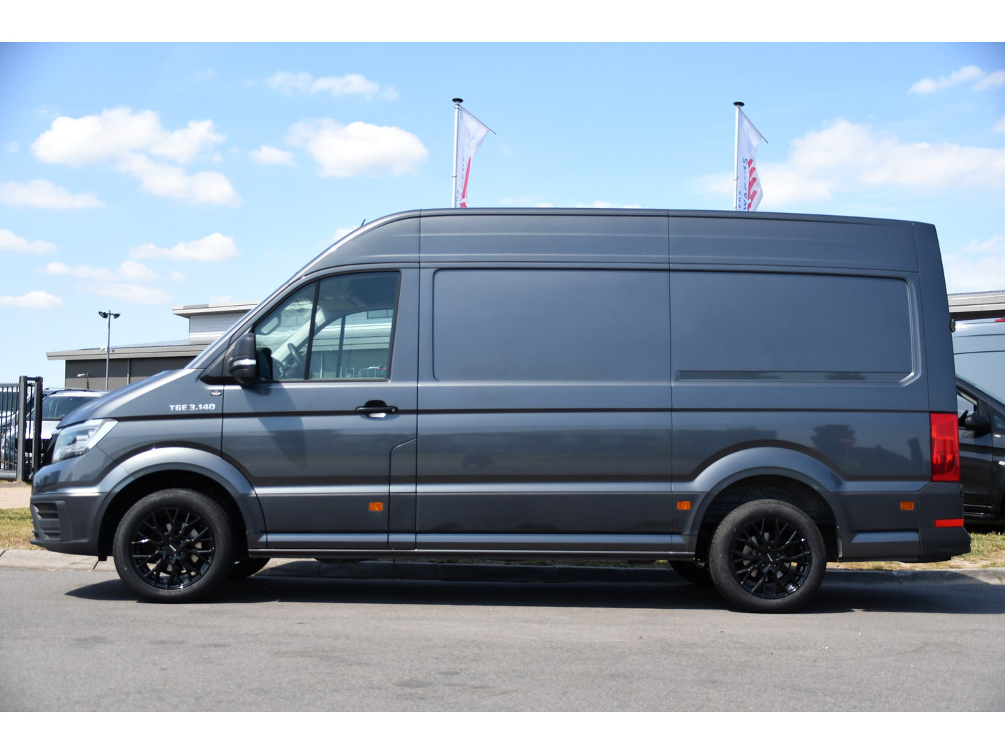 MAN TGE 3.140 35 2.0 L3H3 PB Edition Camera, Carplay, LED, Automaat, 140pk, Geveerde stoel, Trekhaak, Multimedia, Sensoren, Uniek!