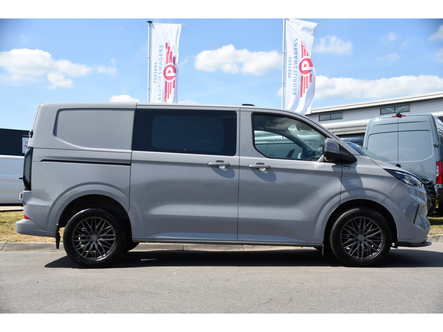 Ford Transit Custom 300 2.0 TDCI L1H1 Limited PB Edition Virtual, Camera, Cruise, Carplaym LED, Stoelverwarming, 136pk, Automaat, Luxe stoel, Sensoren, Multimedia, Uniek!