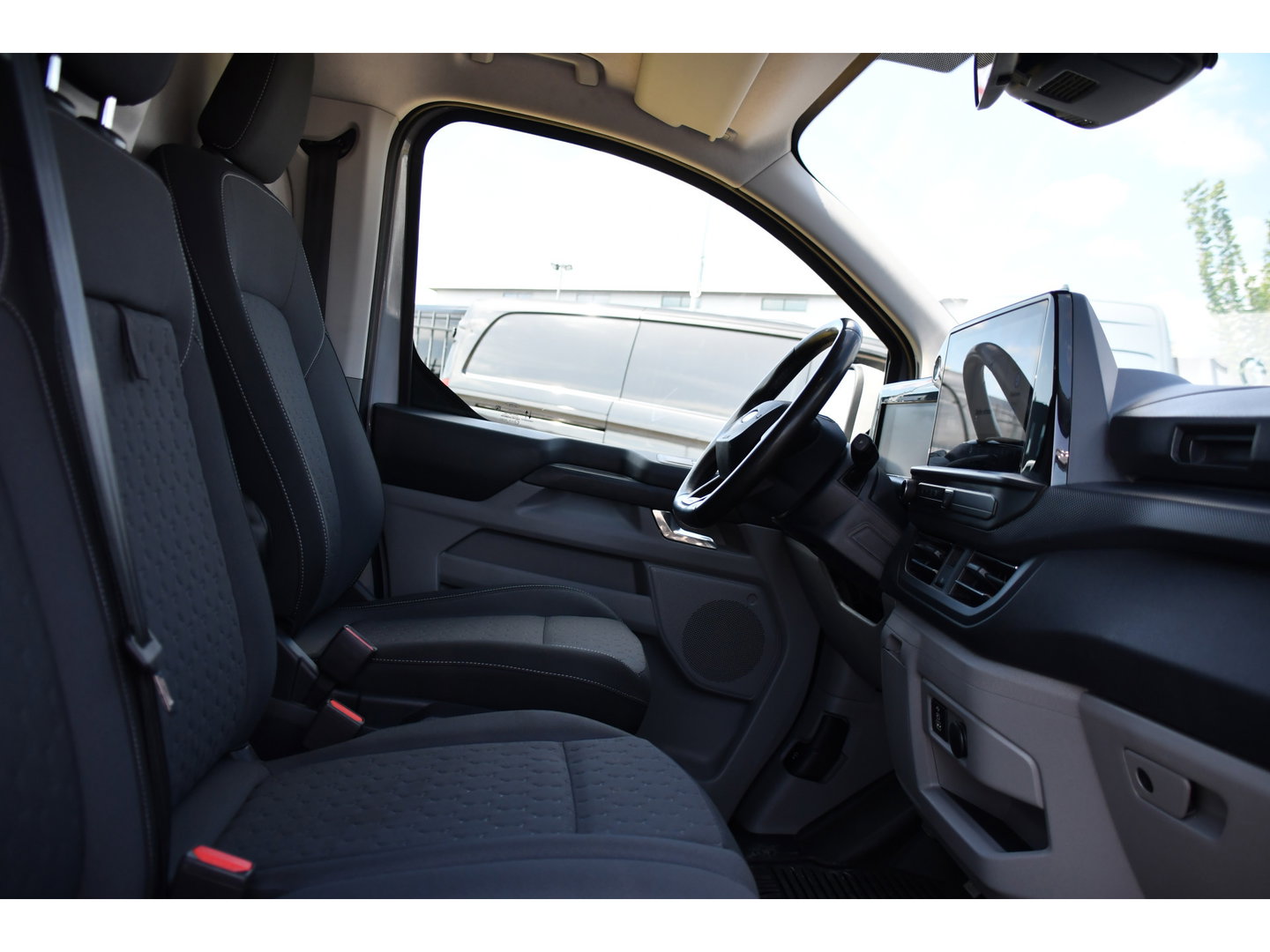 Ford Transit Custom 300 2.0 TDCI L1H1 Limited PB Edition Virtual, Camera, Cruise, Carplaym LED, Stoelverwarming, 136pk, Automaat, Luxe stoel, Sensoren, Multimedia, Uniek!