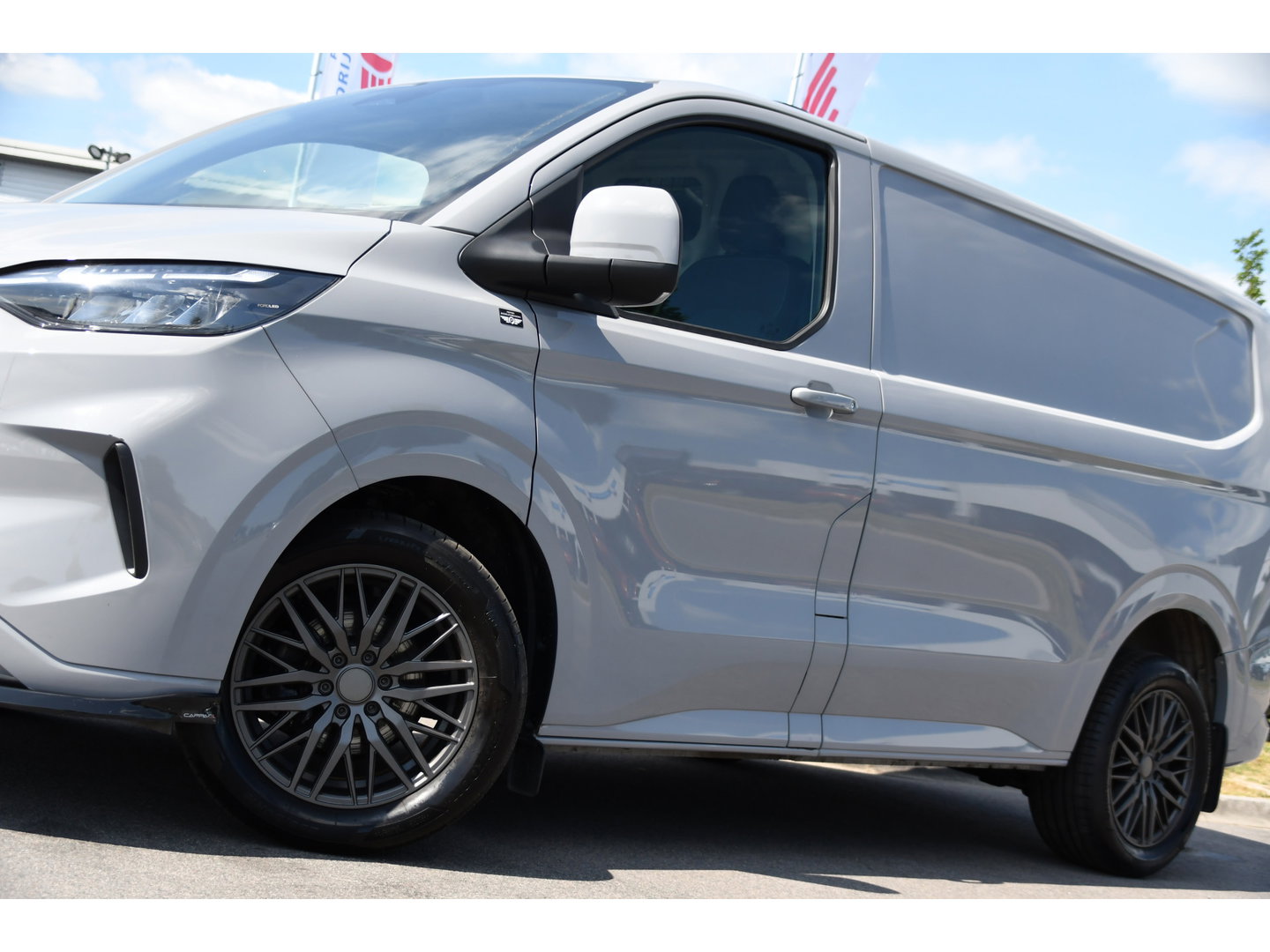 Ford Transit Custom 300 2.0 TDCI L1H1 Limited PB Edition Virtual, Camera, Cruise, Carplaym LED, Stoelverwarming, 136pk, Automaat, Luxe stoel, Sensoren, Multimedia, Uniek!