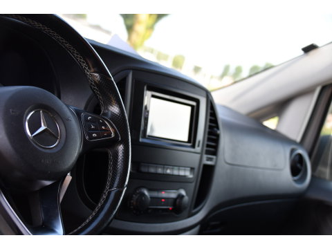 Mercedes-Benz Vito 116 CDI L2 AMG Edition Camera, Cruise, LED, 164pk, Stoelverwarming, Trekhaak, Automaat, Standkachel, Airco, Uniek!
