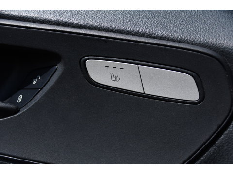 Mercedes-Benz Vito 116 CDI L2 AMG Edition Camera, Cruise, LED, 164pk, Stoelverwarming, Trekhaak, Automaat, Standkachel, Airco, Uniek!