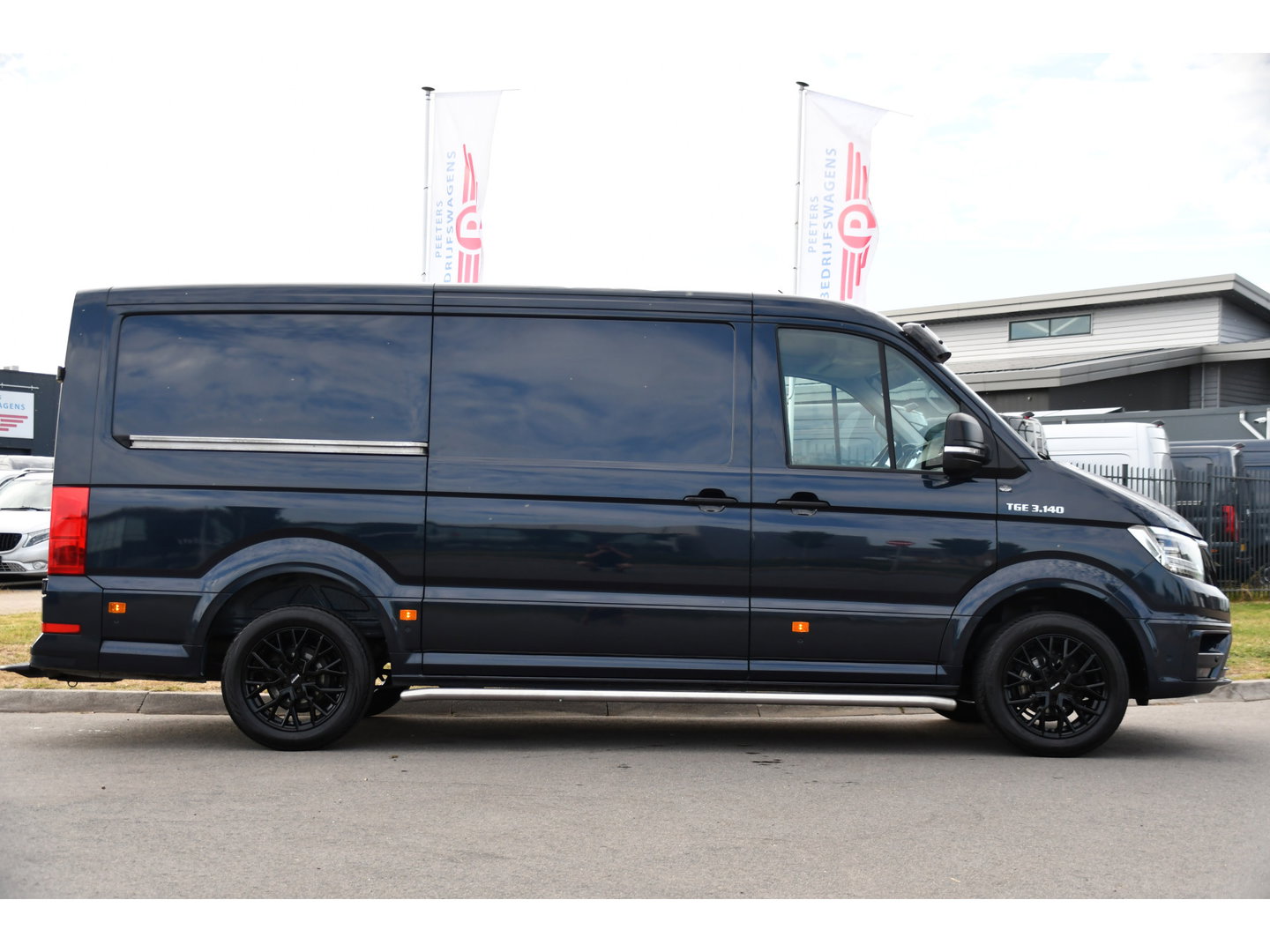 MAN TGE 3.140 35 2.0 L3H3 PB Edition Adaptieve Cruise, Camera, Carplay, LED, 2 x Schuifdeur, Clima, Stoelverwarming, Automaat, Sensoren, Trekhaak, 140pk, Uniek!