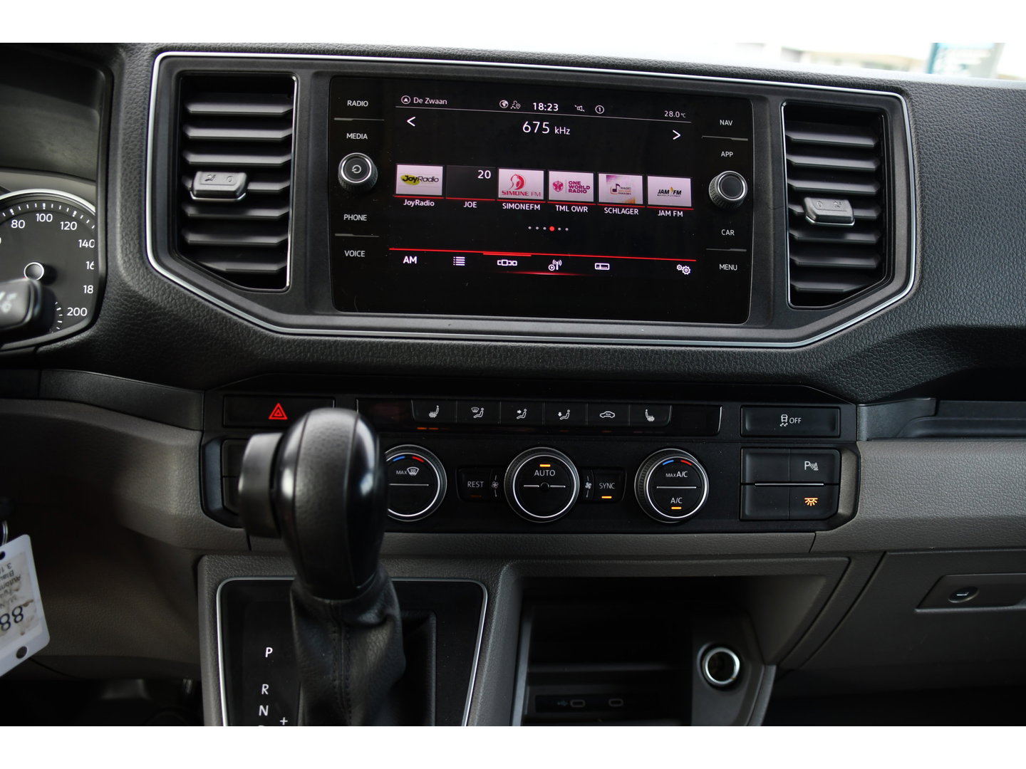 MAN TGE 3.140 35 2.0 L3H3 PB Edition Adaptieve Cruise, Camera, Carplay, LED, 2 x Schuifdeur, Clima, Stoelverwarming, Automaat, Sensoren, Trekhaak, 140pk, Uniek!