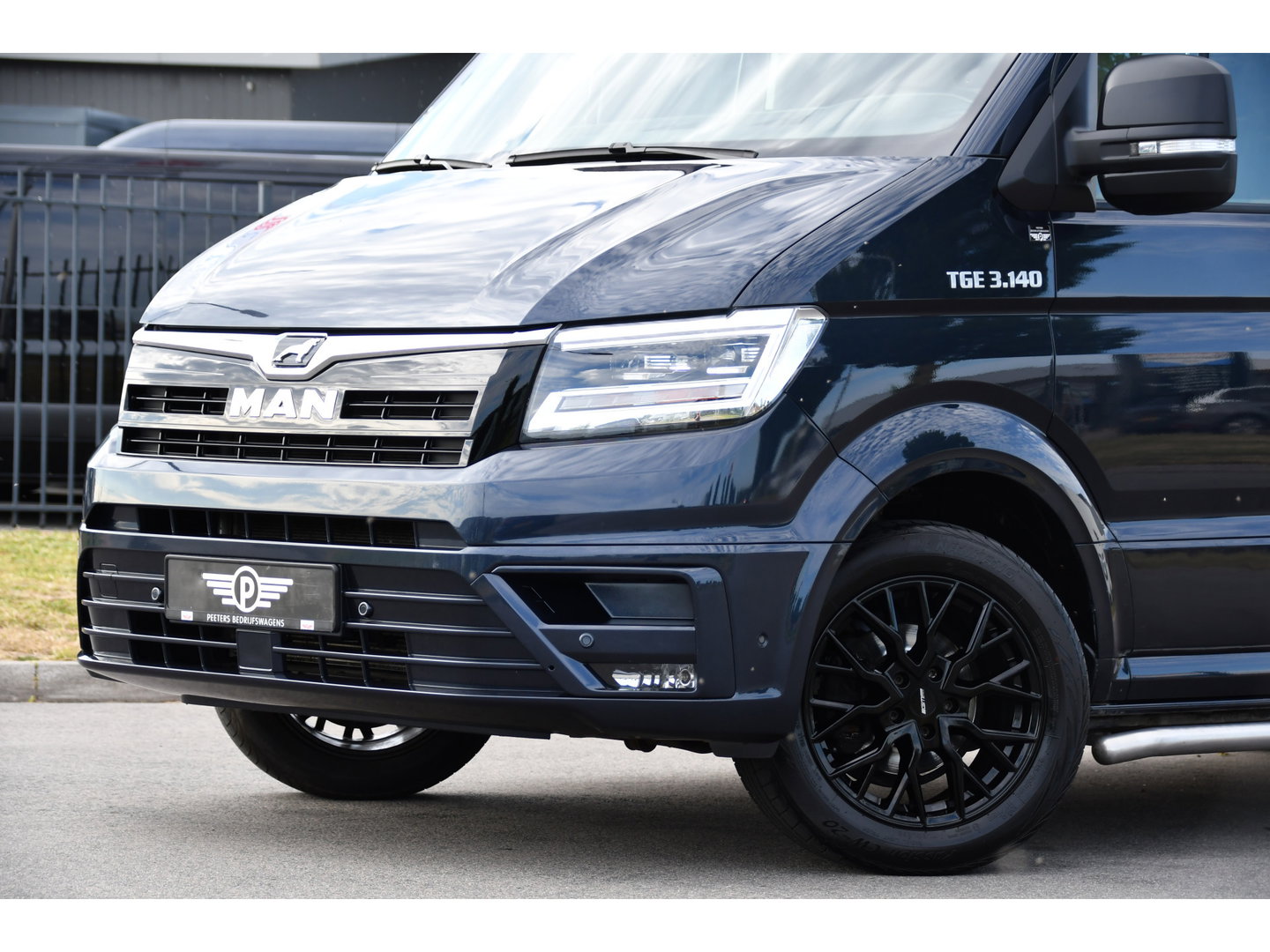 MAN TGE 3.140 35 2.0 L3H3 PB Edition Adaptieve Cruise, Camera, Carplay, LED, 2 x Schuifdeur, Clima, Stoelverwarming, Automaat, Sensoren, Trekhaak, 140pk, Uniek!