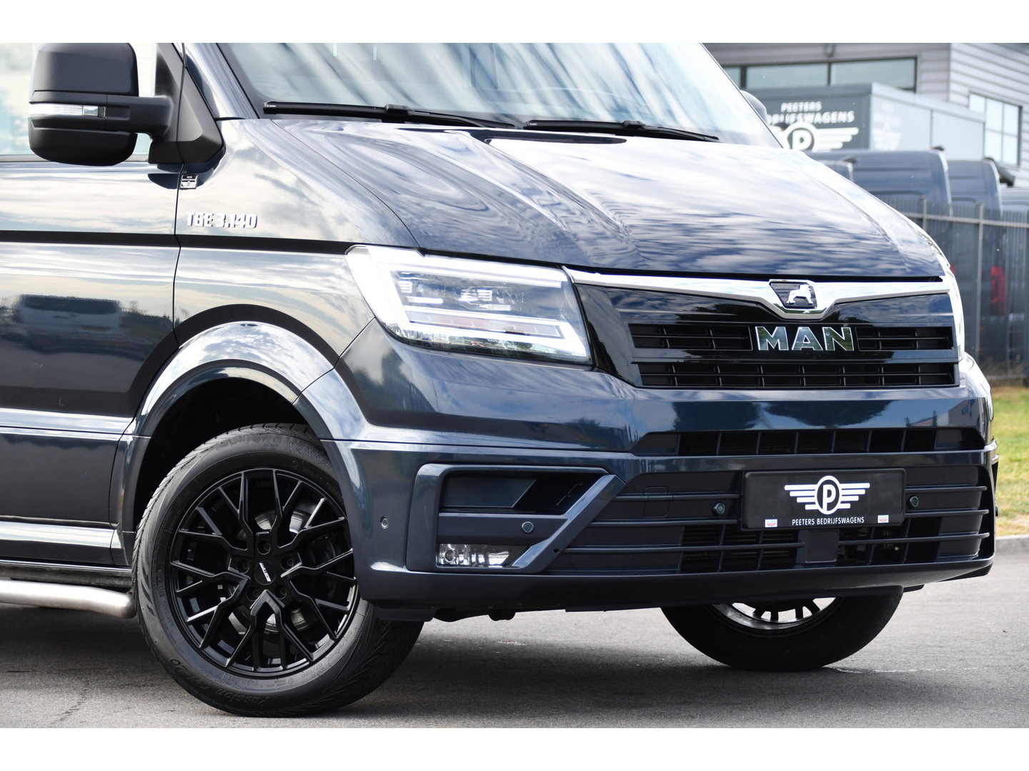 MAN TGE 3.140 35 2.0 L3H3 PB Edition Adaptieve Cruise, Camera, Carplay, LED, 2 x Schuifdeur, Clima, Stoelverwarming, Automaat, Sensoren, Trekhaak, 140pk, Uniek!