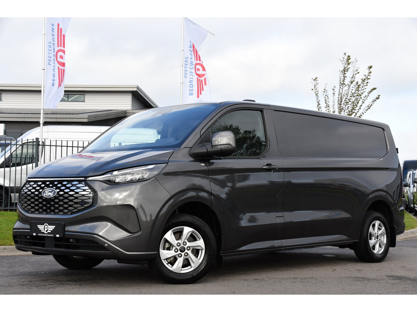 Ford E-Transit Custom 340 L2H1 Limited 65 kWh Virtual, Adaptieve Cruise, Camera, Carplay, Stoelverwarming, LED, 218pk, NAVI, Uniek!