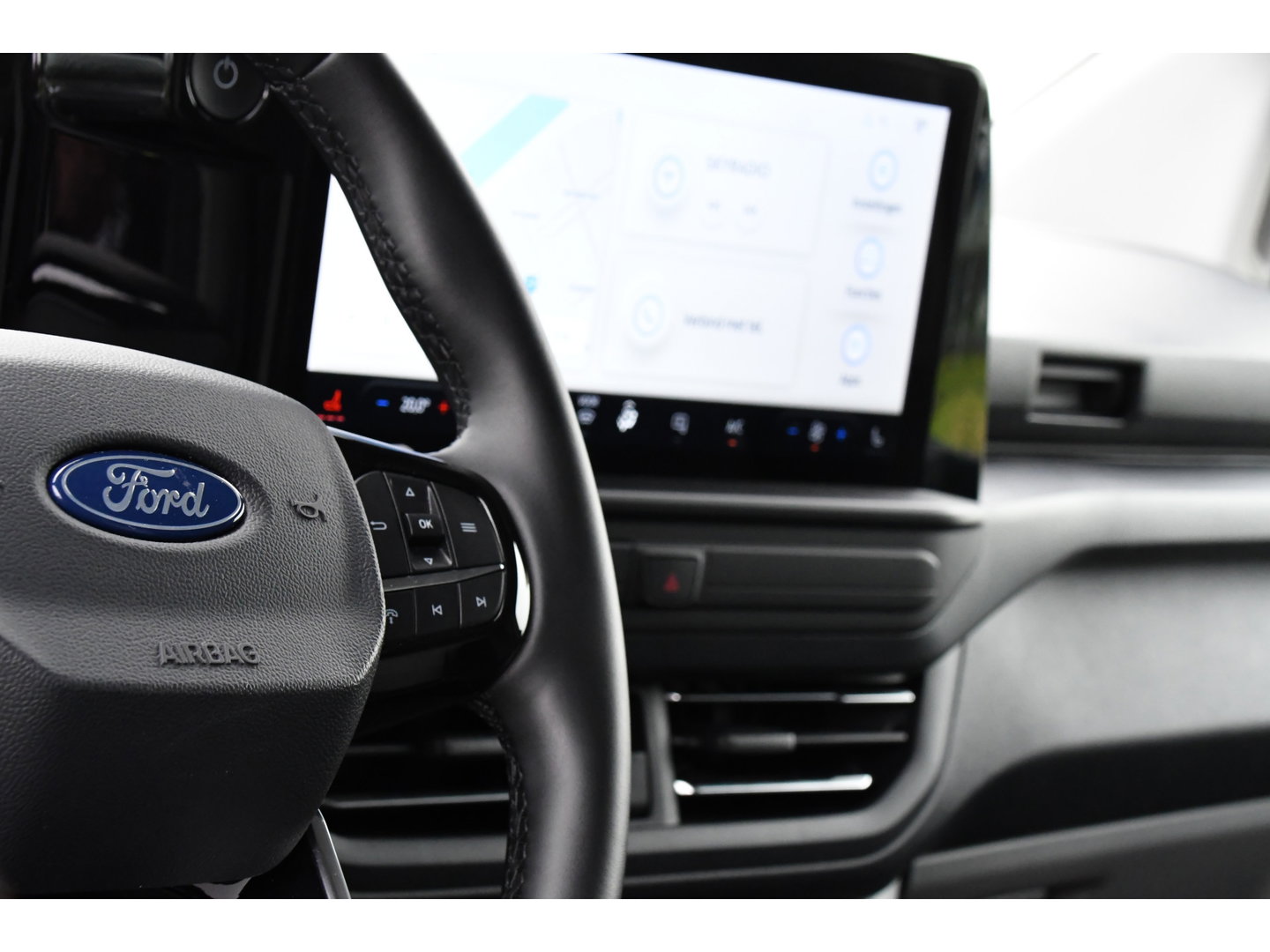 Ford E-Transit Cust. 340 L2H1 Limited 65 kWh PB Edition Virtual, Adaptieve Cruise, Camera, Carplay, Stoelverwarming, LED, 218pk, NAVI, Uniek!