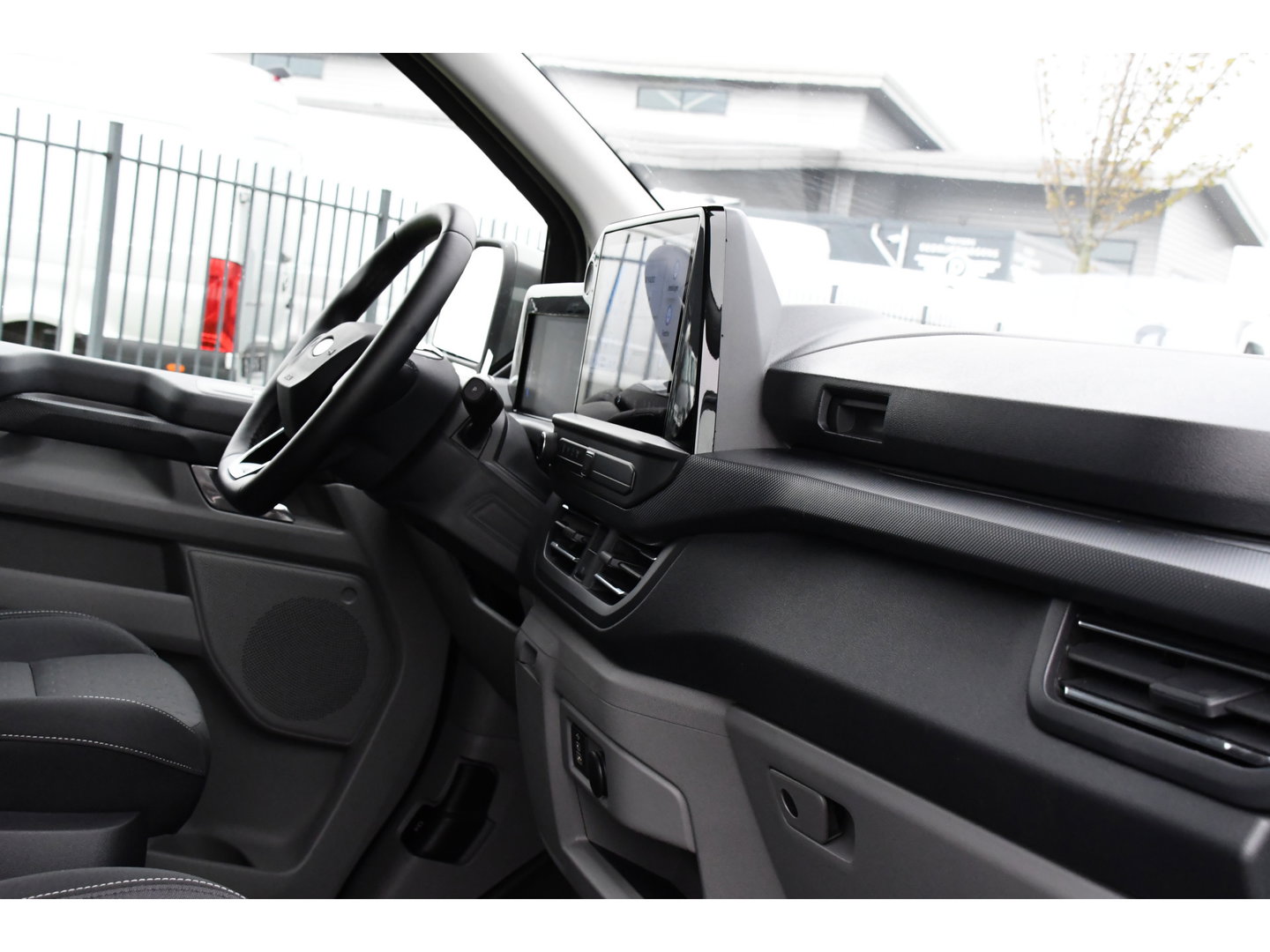 Ford E-Transit Cust. 340 L2H1 Limited 65 kWh PB Edition Virtual, Adaptieve Cruise, Camera, Carplay, Stoelverwarming, LED, 218pk, NAVI, Uniek!