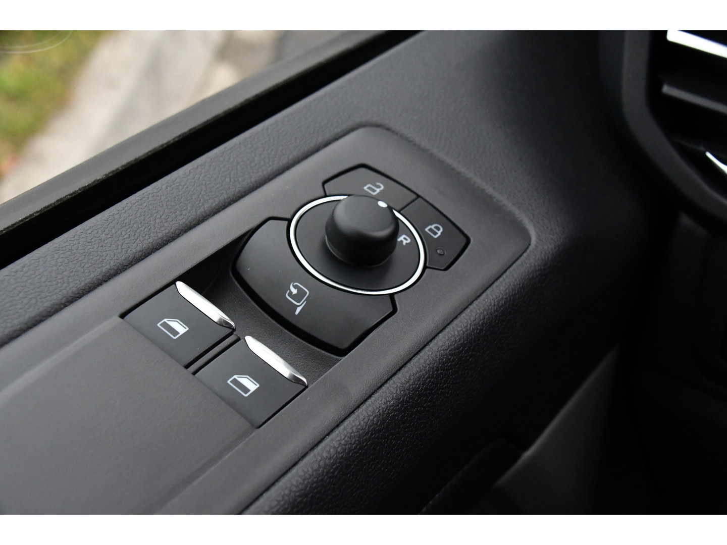 Ford E-Transit Cust. 340 L2H1 Limited 65 kWh PB Edition Virtual, Adaptieve Cruise, Camera, Carplay, Stoelverwarming, LED, 218pk, NAVI, Uniek!