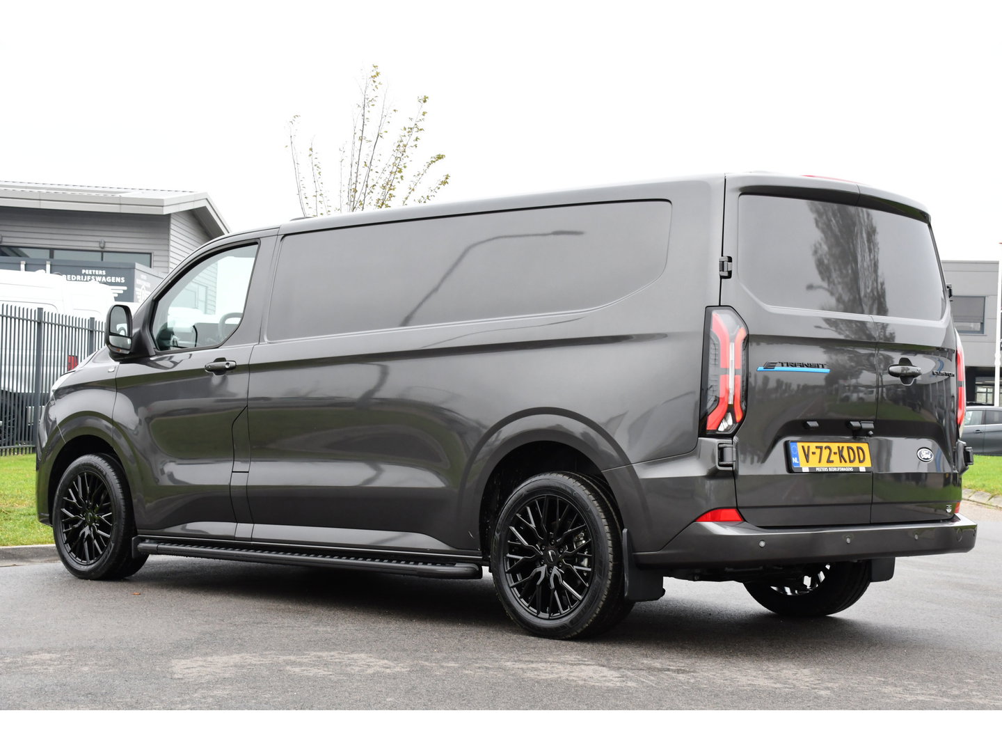 Ford E-Transit Cust. 340 L2H1 Limited 65 kWh PB Edition Virtual, Adaptieve Cruise, Camera, Carplay, Stoelverwarming, LED, 218pk, NAVI, Uniek!