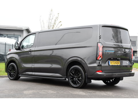 Ford E-Transit Cust. 340 L2H1 Limited 65 kWh PB Edition Virtual, Adaptieve Cruise, Camera, Carplay, Stoelverwarming, LED, 218pk, NAVI, Uniek!