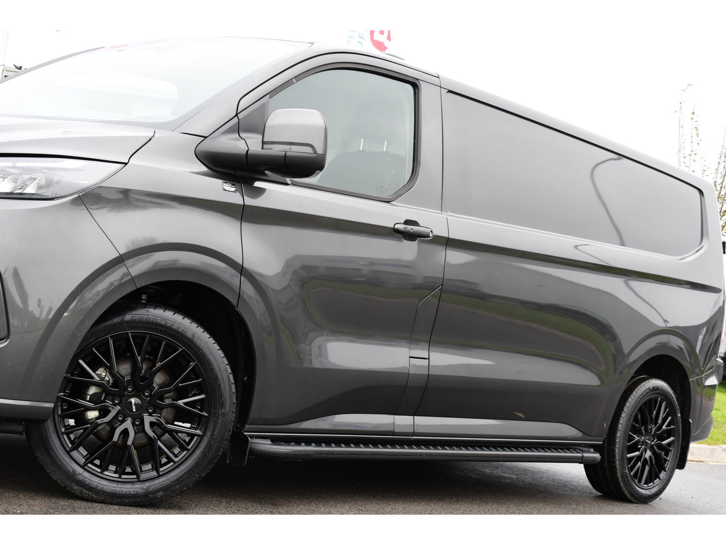 Ford E-Transit Cust. 340 L2H1 Limited 65 kWh PB Edition Virtual, Adaptieve Cruise, Camera, Carplay, Stoelverwarming, LED, 218pk, NAVI, Uniek!