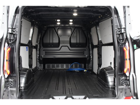 Ford E-Transit Cust. 340 L2H1 Limited 65 kWh PB Edition Virtual, Adaptieve Cruise, Camera, Carplay, Stoelverwarming, LED, 218pk, NAVI, Uniek!