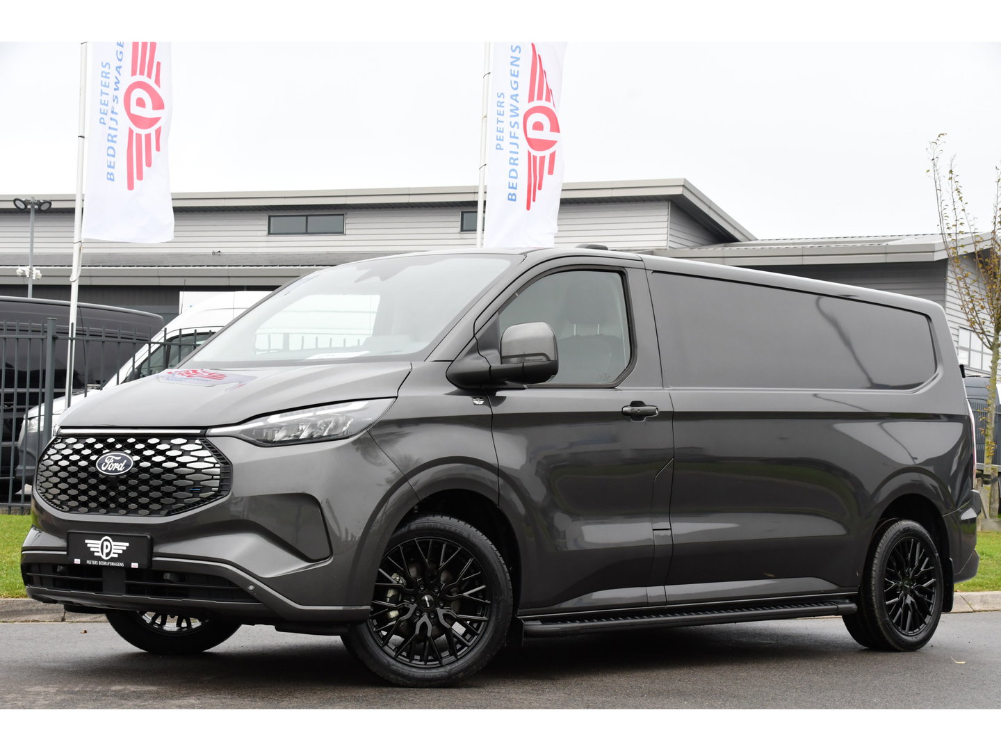 Ford E-Transit Cust. 340 L2H1 Limited 65 kWh PB Edition Virtual, Adaptieve Cruise, Camera, Carplay, Stoelverwarming, LED, 218pk, NAVI, Uniek!