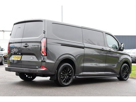 Ford E-Transit Cust. 340 L2H1 Limited 65 kWh PB Edition Virtual, Adaptieve Cruise, Camera, Carplay, Stoelverwarming, LED, 218pk, NAVI, Uniek!