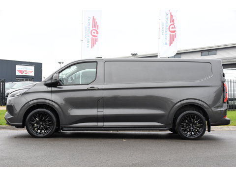 Ford E-Transit Cust. 340 L2H1 Limited 65 kWh PB Edition Virtual, Adaptieve Cruise, Camera, Carplay, Stoelverwarming, LED, 218pk, NAVI, Uniek!