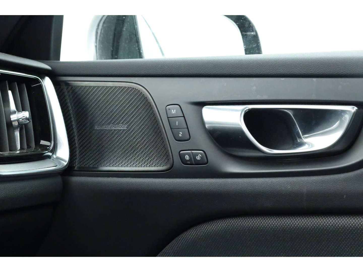 Volvo V60 2.0 T6 Plug-in hybrid AWD Plus Bright | Long Range | Pano-dak | Trekhaak | Sport stoelen | H&K Audio | 360 cam | AcC