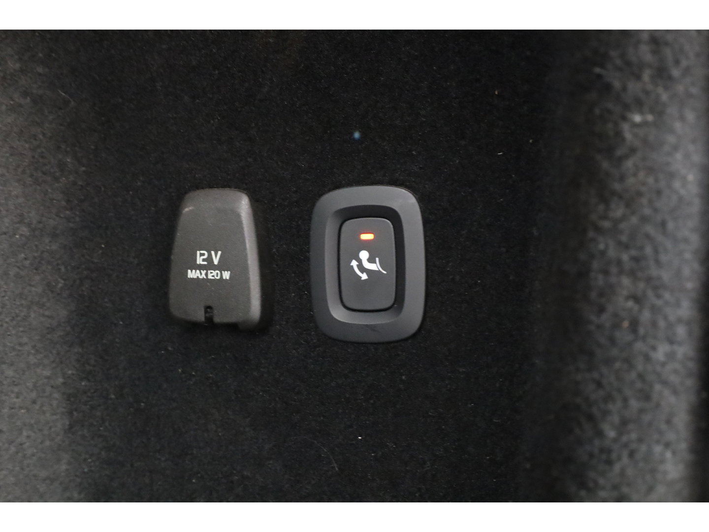 Volvo V60 2.0 T6 Plug-in hybrid AWD Plus Bright | Long Range | Pano-dak | Trekhaak | Sport stoelen | H&K Audio | 360 cam | AcC
