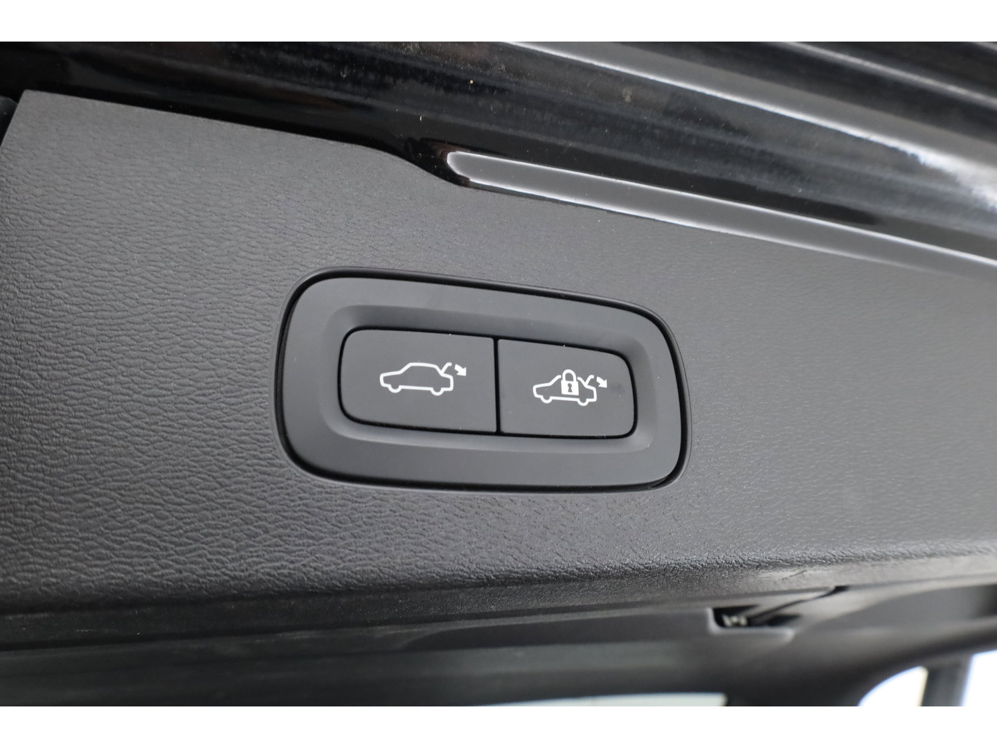 Volvo V60 2.0 T6 Plug-in hybrid AWD Plus Bright | Long Range | Pano-dak | Trekhaak | Sport stoelen | H&K Audio | 360 cam | AcC