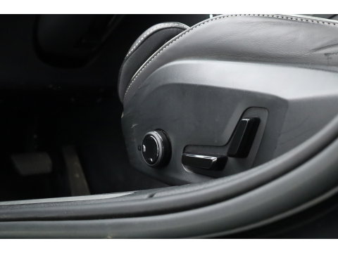 Volvo V60 2.0 T6 Plug-in hybrid AWD Plus Bright | Long Range | Pano-dak | Trekhaak | Sport stoelen | H&K Audio | 360 cam | AcC